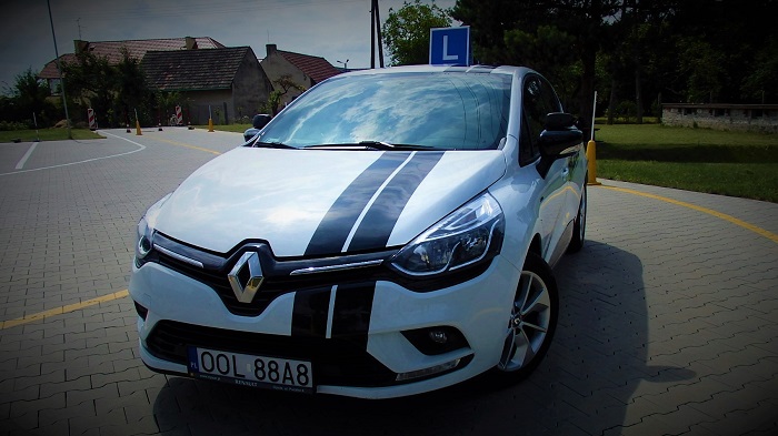 Tył Renault Clio - nauka jazdy